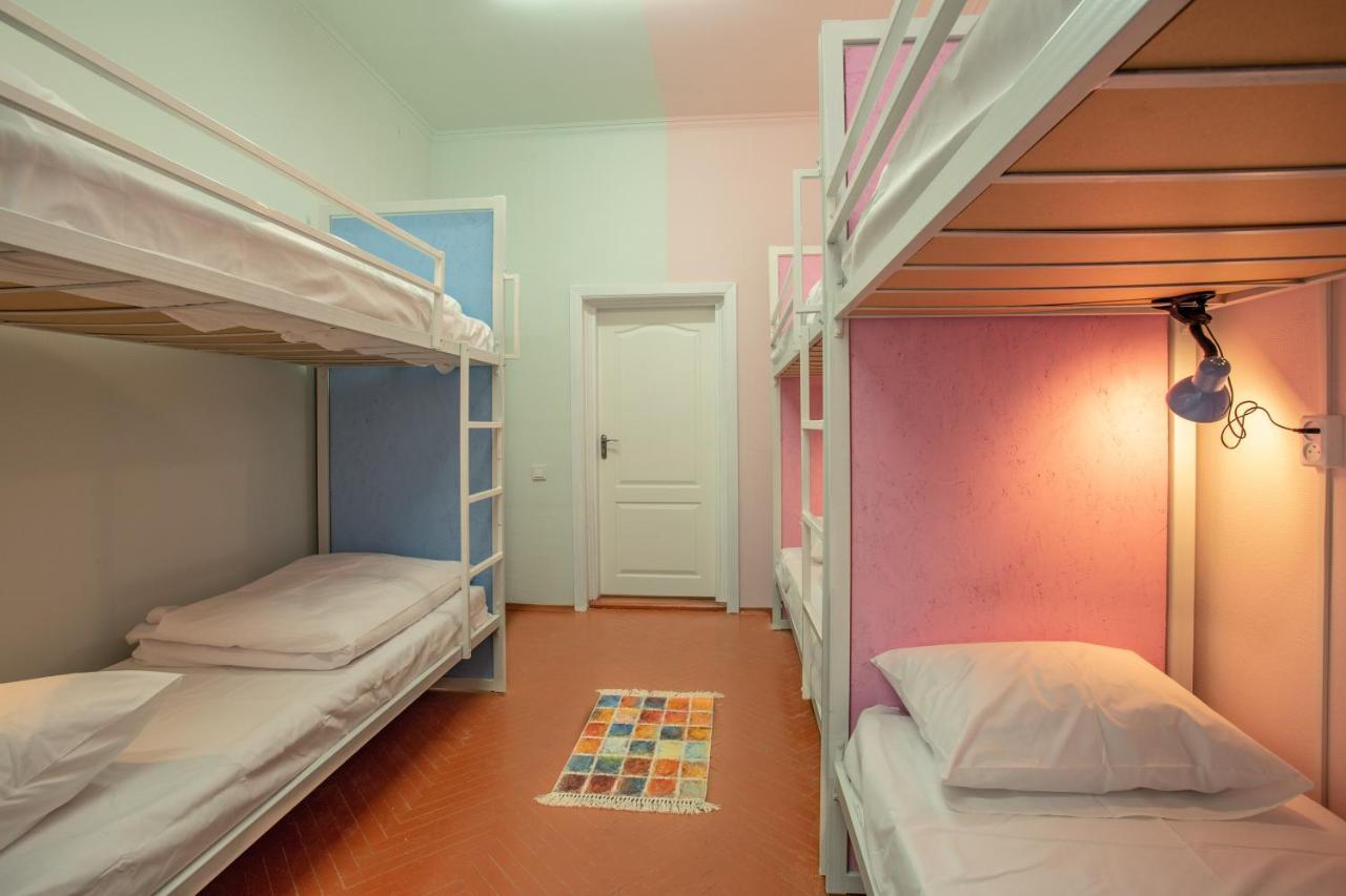 P2B Hostel & Bar เคียฟ ภายนอก รูปภาพ
